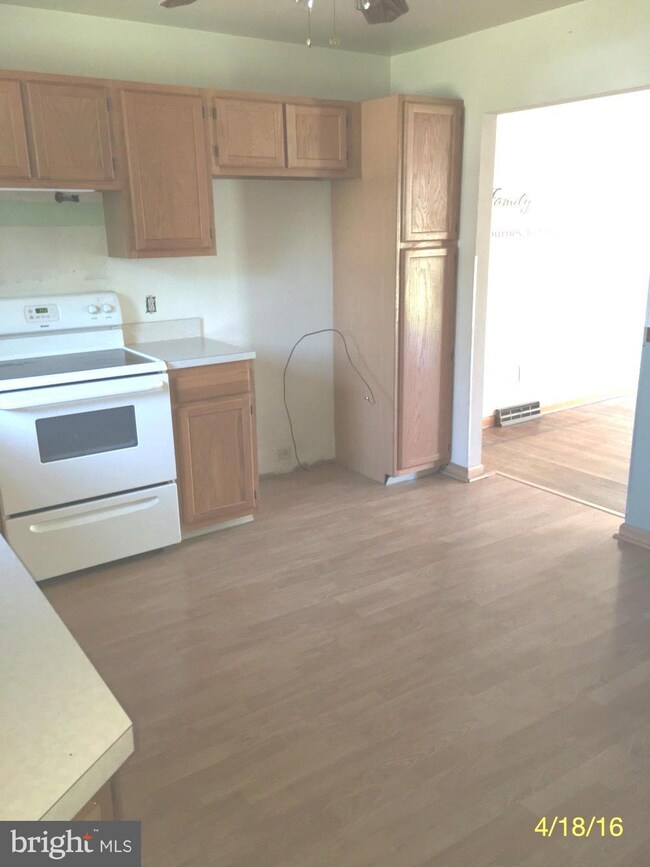 1212 Meadow View Rd, Pasadena, MD 21122 - photo 7