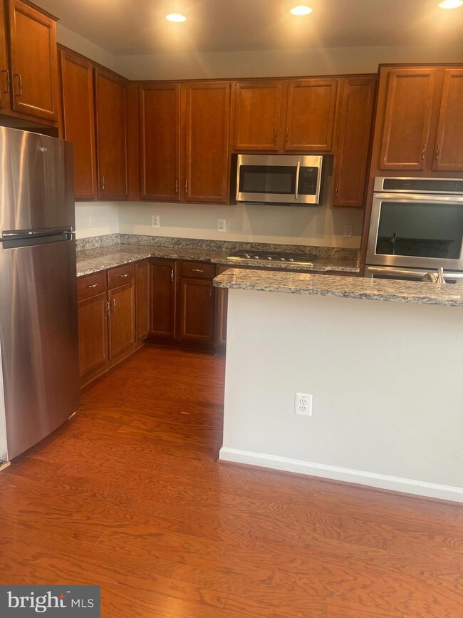 8305 Gibbs Way, Hyattsville, MD 20785 - photo 4