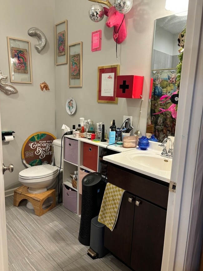 unlisted-address, Chicago, IL 60625 - photo 6