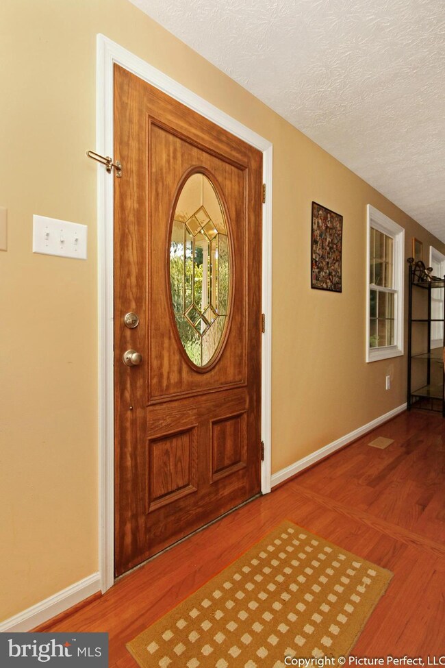 5797 Hurdle Hill Ct, Frederick, MD 21703 - photo 3