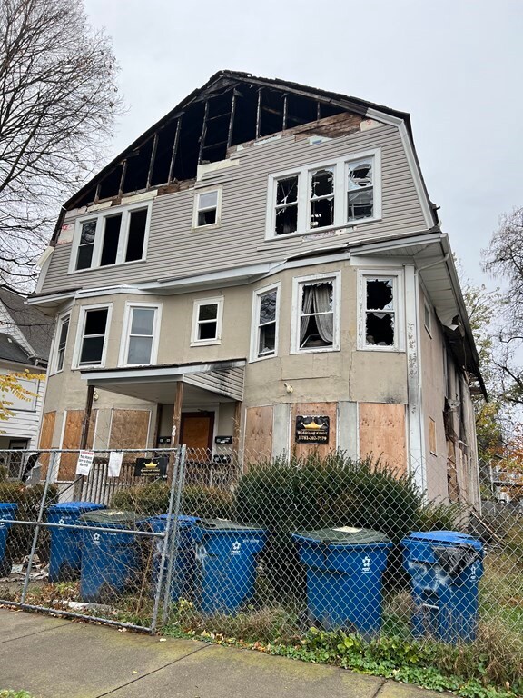 81 Fairview Ave, West Springfield, MA 01089 - photo 2