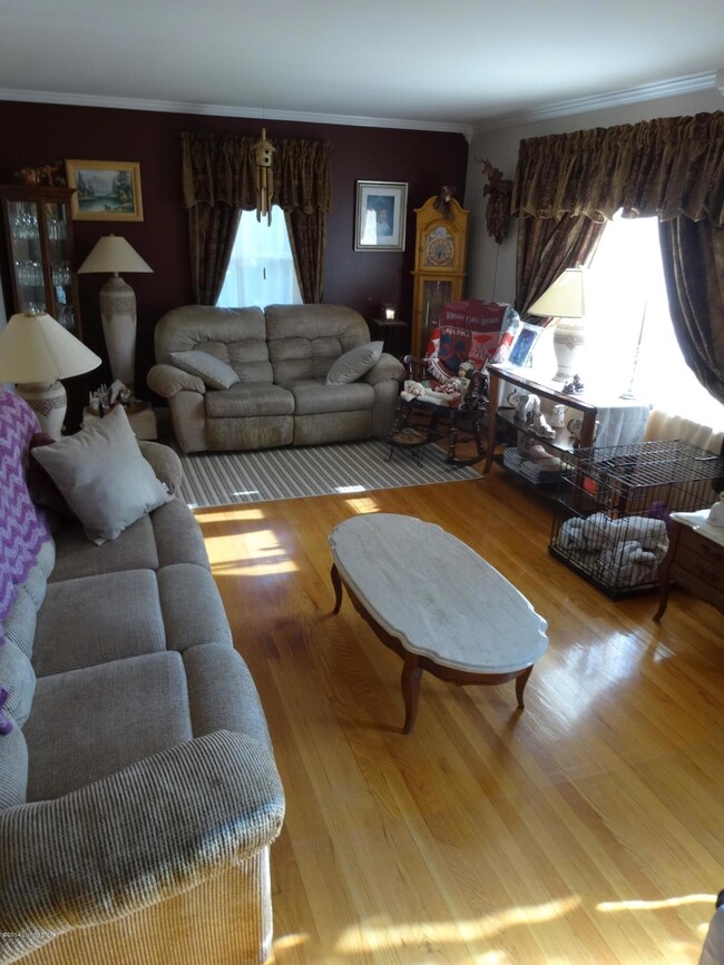 7805 Tip Top Ln, Louisville, KY 40219 - photo 5