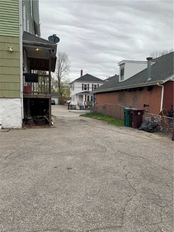 377 Willow St, Woonsocket, RI 02895 - photo 3