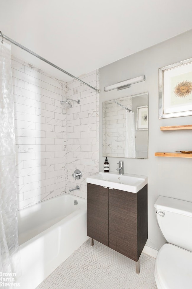 The Hallanan unit 2J, New York, NY 10014 - photo 6