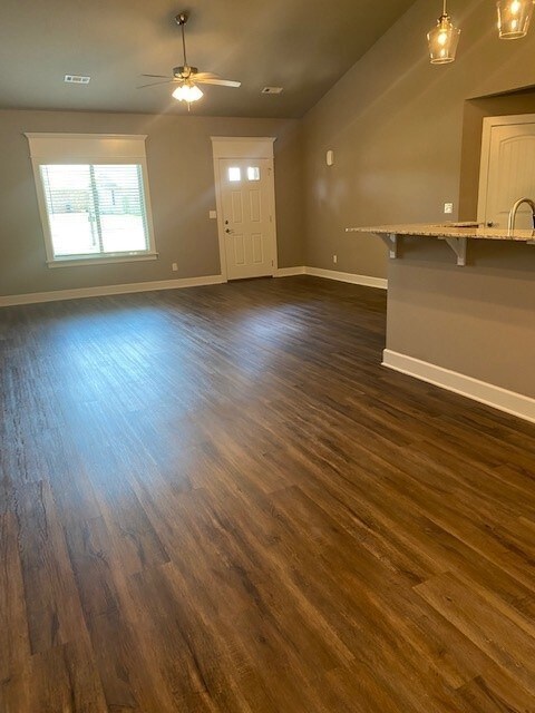 1572 Leesburg Ave, Springdale, AR 72764 - photo 3