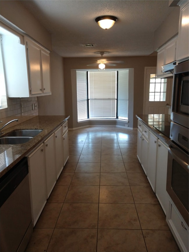 1902 Laura Ln, La Porte, TX 77571 - photo 6