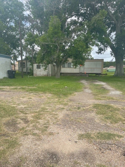 1824 W Highway 6, Alvin, TX 77511 - photo 2