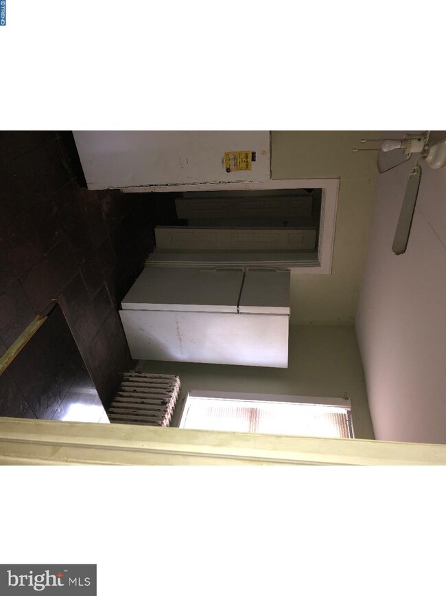 914 Lawrence Ave, Darby, PA 19023 - photo 3