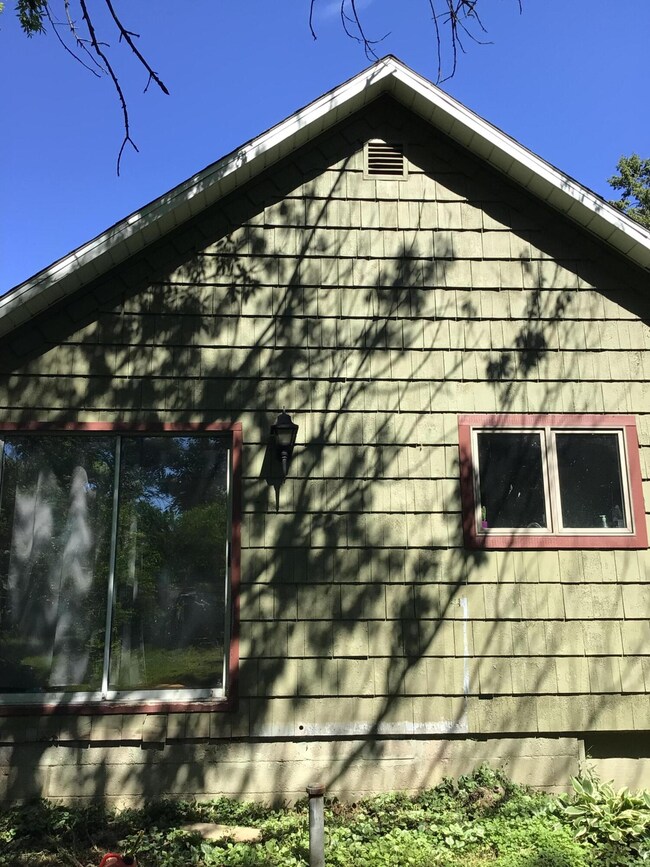 212 N Cleveland Ave, Galien, MI 49113 - photo 5