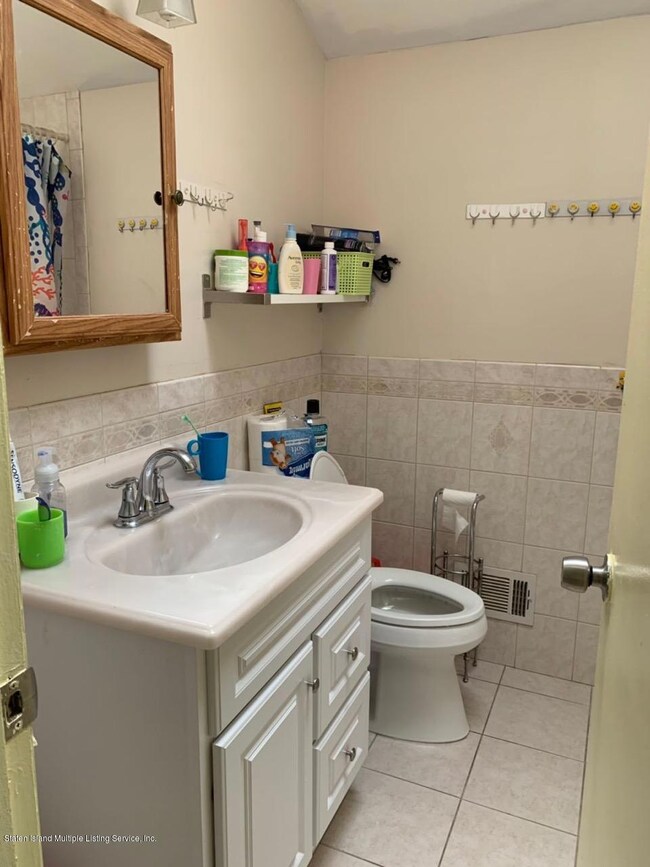 96 N Railroad Ave, Staten Island, NY 10304 - photo 5