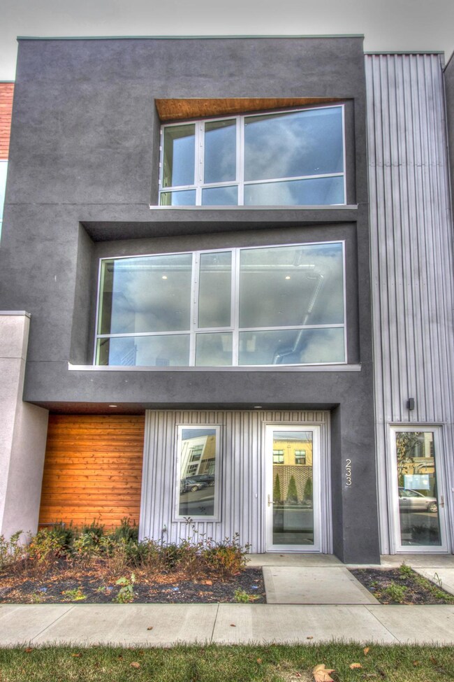 233 Auden_67_HDR