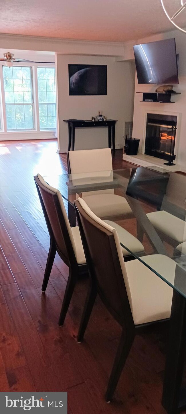 9935 Oakton Terrace Rd unit 24, Oakton, VA 22124 - photo 6