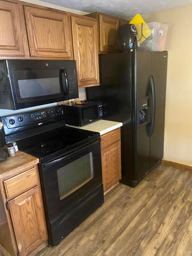 4110 Owsley St, Columbus, OH 43207 - photo 2