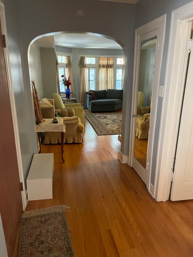 6125 N Washtenaw Ave unit 1, Chicago, IL 60659 - photo 6