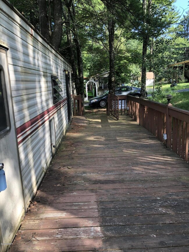 105 Booboo Ln, Hawley, PA 18428 - photo 4