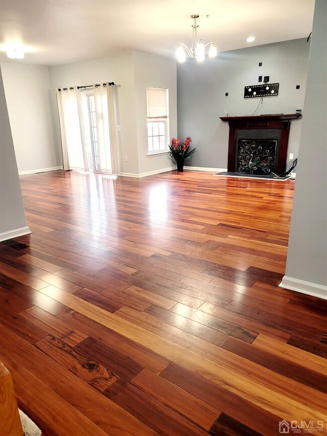 187 Sunshine Dr, Piscataway, NJ 08854 - photo 3