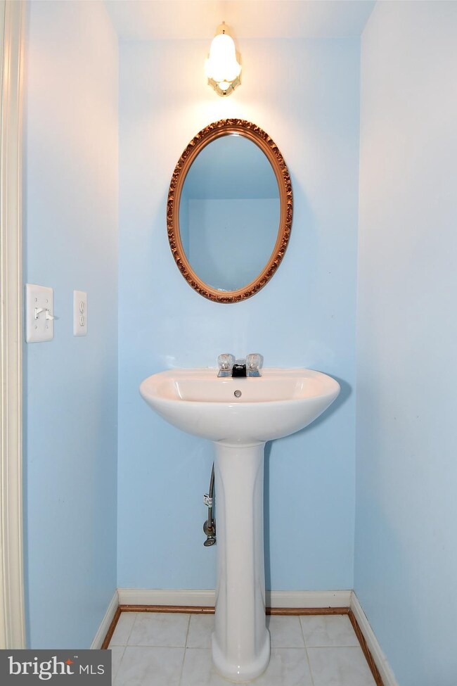 13521 Bannacker Place, Herndon, VA 20171 - photo 7