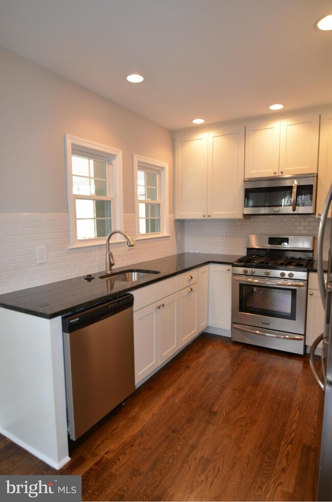 1204 Kingwood Dr, Takoma Park, MD 20912 - photo 5