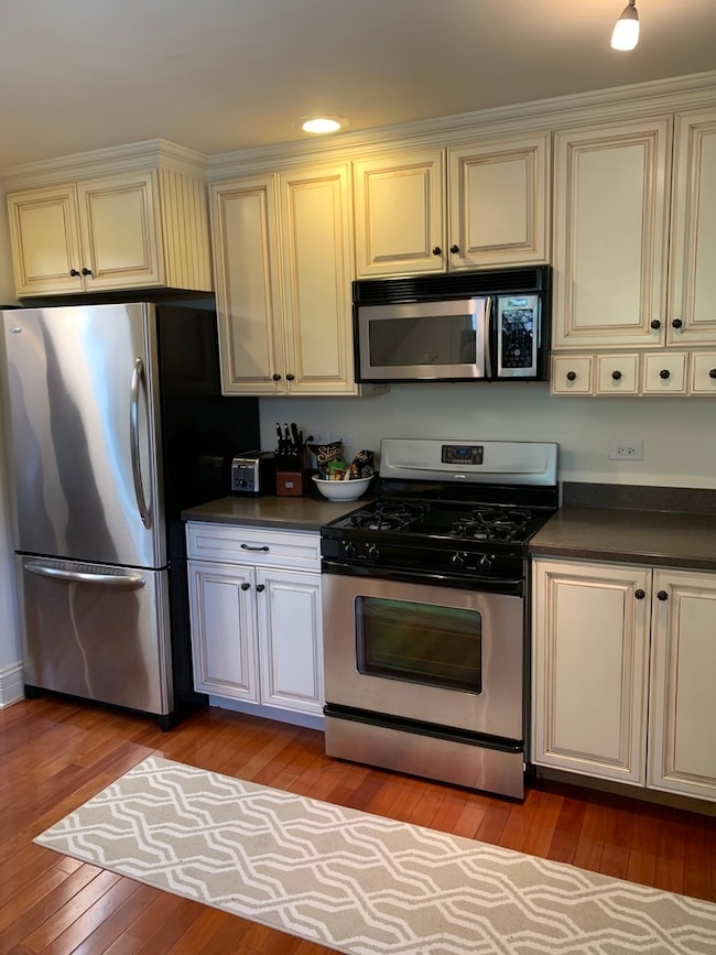 219 S Naperville Rd unit B, Wheaton, IL 60187 - photo 3