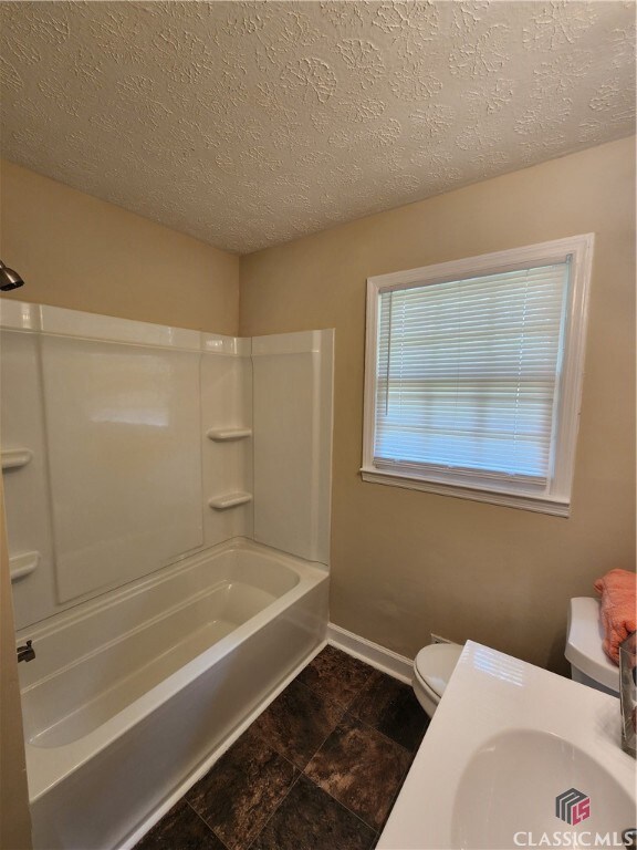 124 N Williamson St, Winder, GA 30680 - photo 7