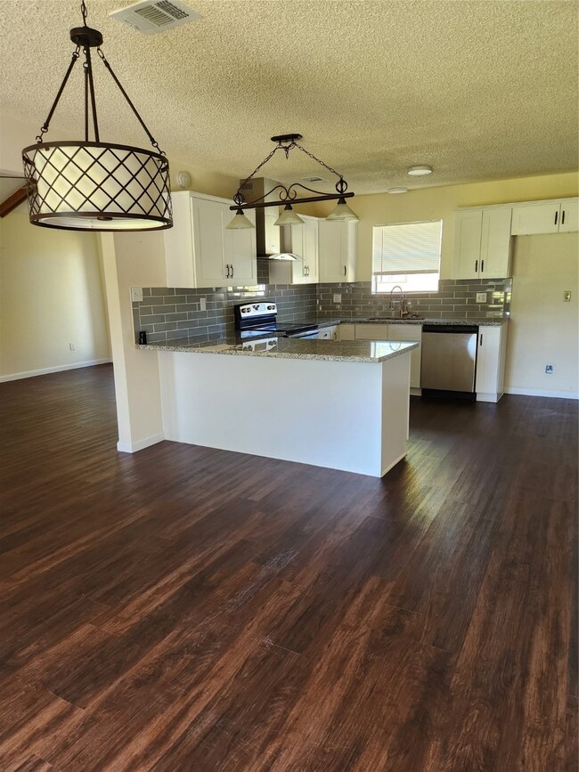 2135 County Road 540, Alvin, TX 77511 - photo 4