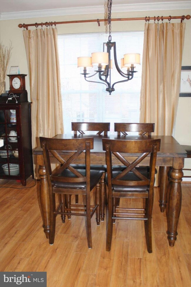 13062 Marcey Creek Rd, Herndon, VA 20171 - photo 5