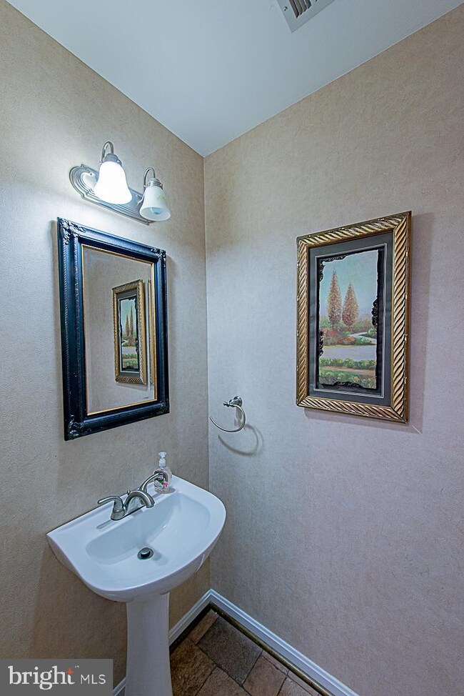 9337 Town Place Dr, Owings Mills, MD 21117 - photo 5