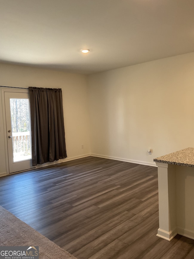 305 Pond Ct, Hoschton, GA 30548 - photo 4