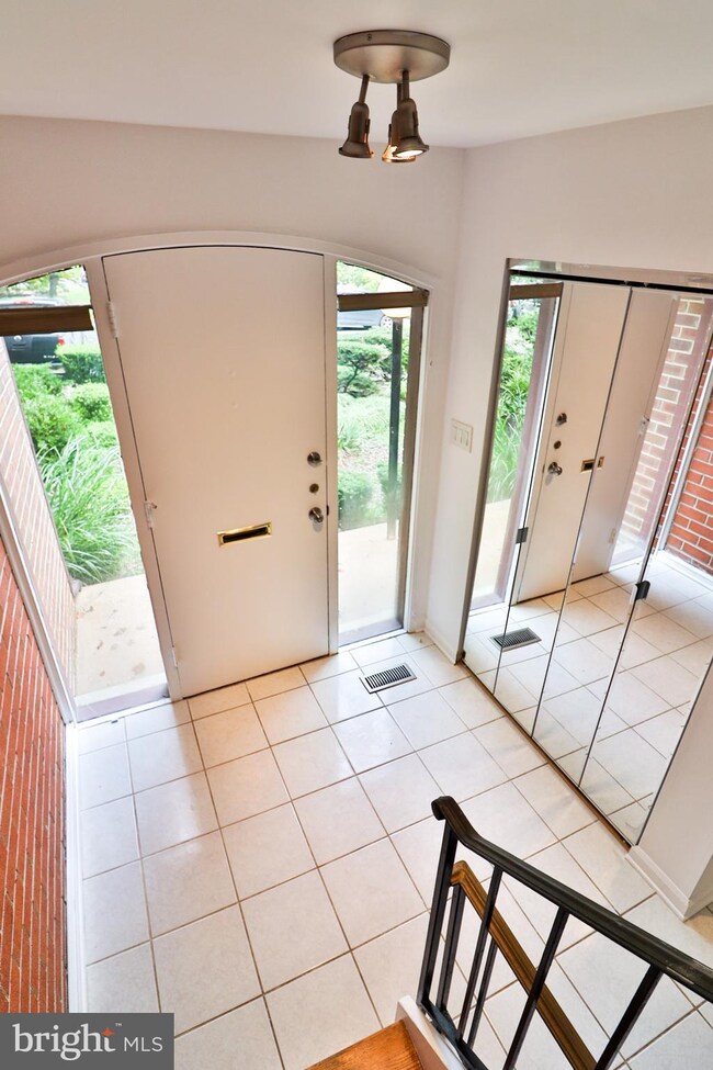 10811 Deborah Dr, Potomac, MD 20854 - photo 2