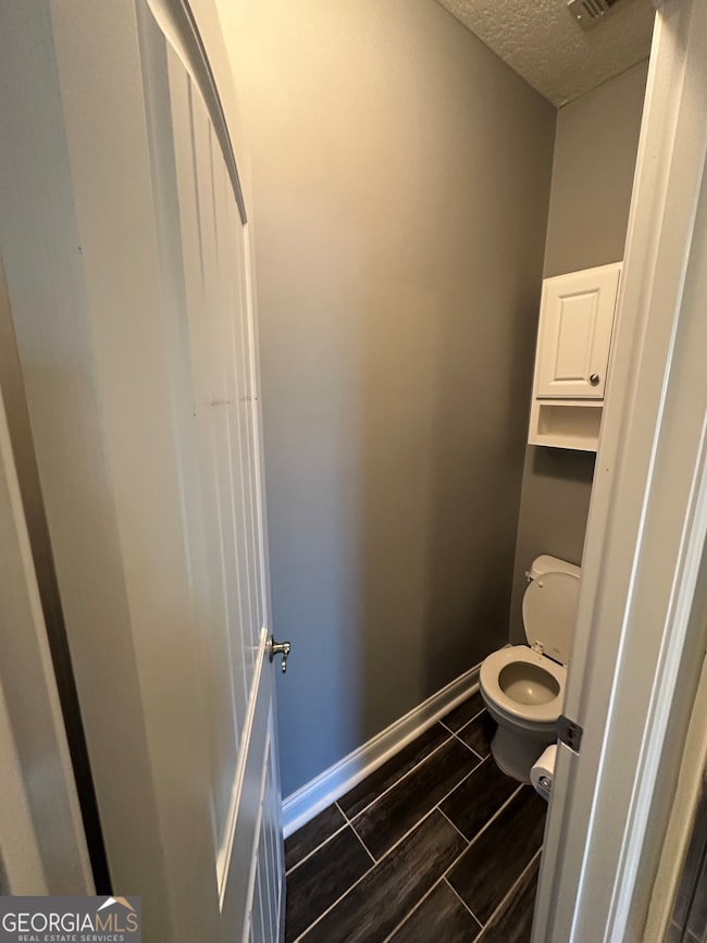 1212 E Barnard St, Glennville, GA 30427 - photo 5