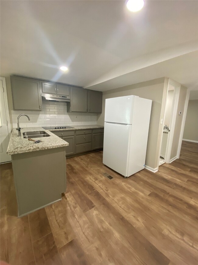 11113 Bentley St unit B, Houston, TX 77093 - photo 5