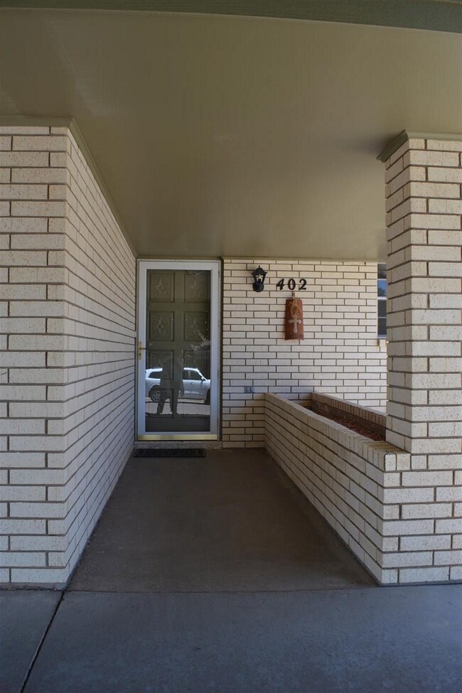 402 Zia Ave, Alamogordo, NM 88310 - photo 2