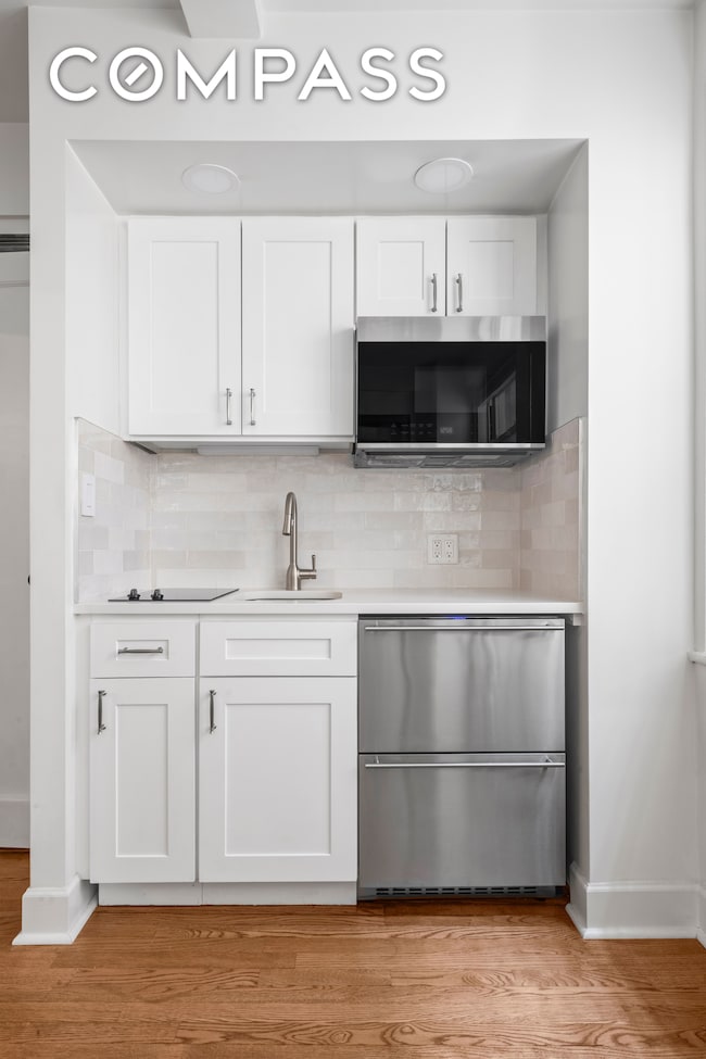 The Cloister unit 510, New York, NY 10017 - photo 2