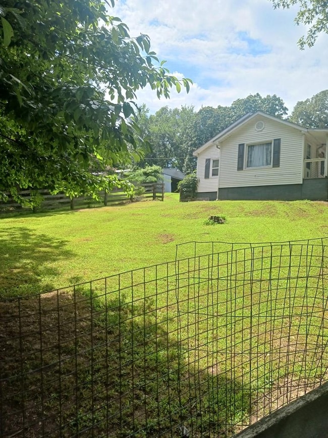 197 Stigall St, Camden, TN 38320 - photo 2