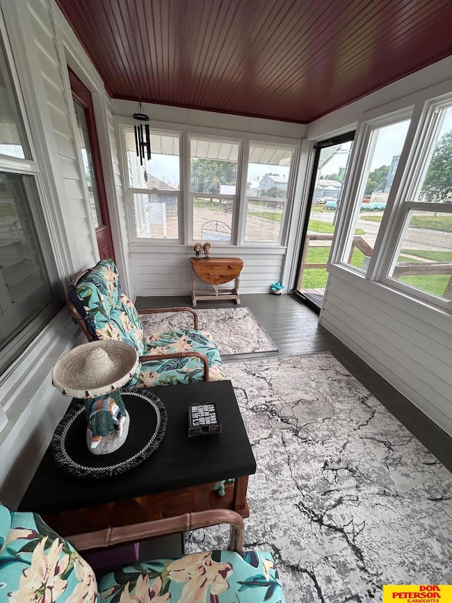 619 S 13th St, Tekamah, NE 68061 - photo 3