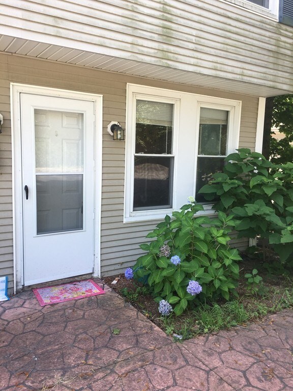 91 Pine Grove Ave unit 1, Bellingham, MA 02019 - photo 4