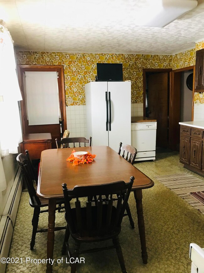 36 Brookside St, Wilkes Barre, PA 18705 - photo 6