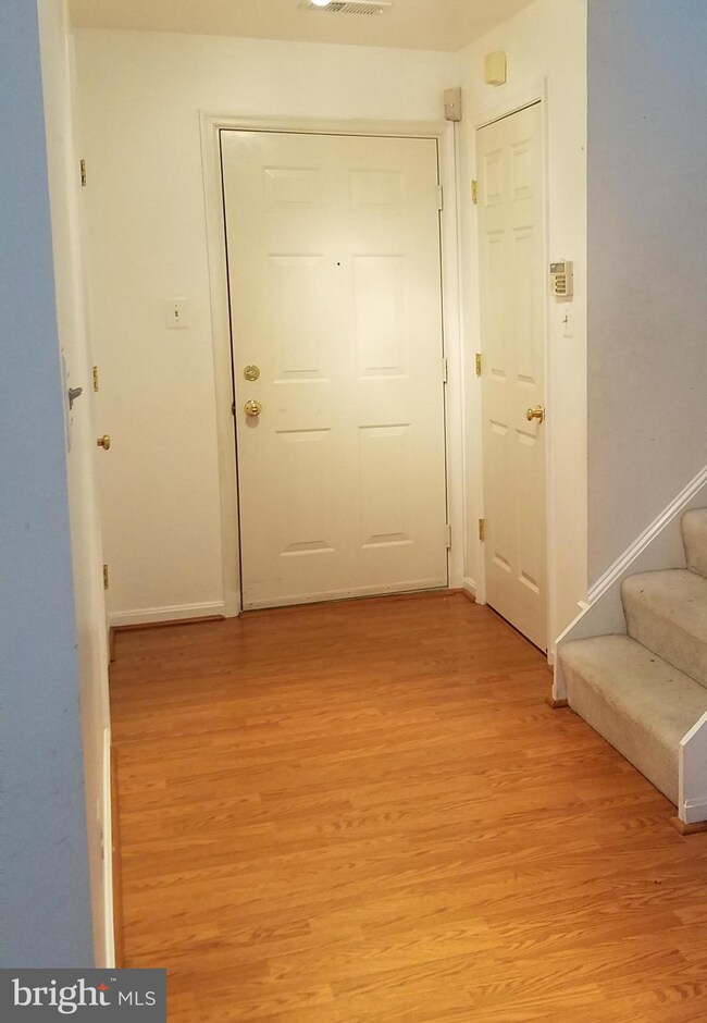9111 Gracious End Ct unit 302, Columbia, MD 21046 - photo 2
