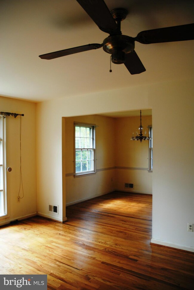 1613 Crestline Rd, Silver Spring, MD 20904 - photo 6