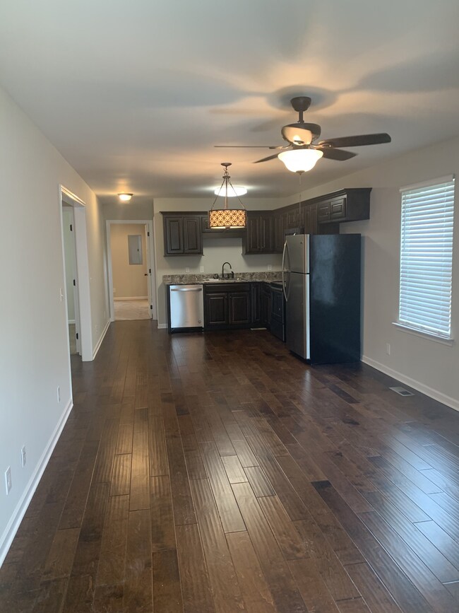 118 Parks St, Manchester, TN 37355 - photo 2