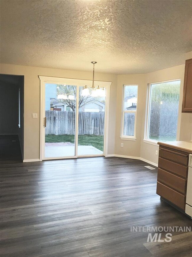 1306 W Hawaii Ave, Nampa, ID 83686 - photo 4