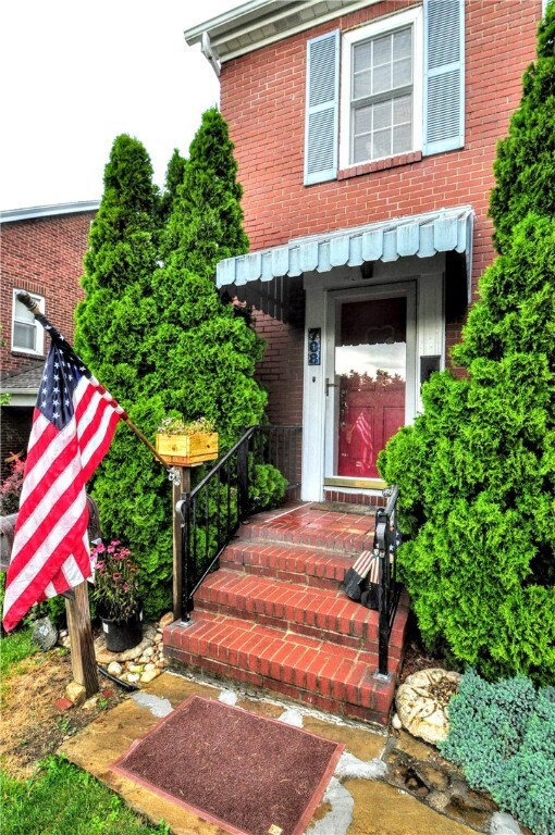 708 James St, Latrobe, PA 15650 - photo 2