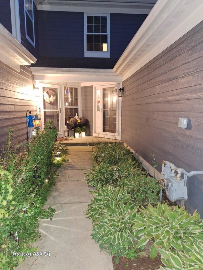 1092 Camden Ct unit 245, Glendale Heights, IL 60139 - photo 3