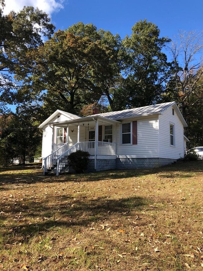 268 Hurt St, Chatham, VA 24531 - photo 3