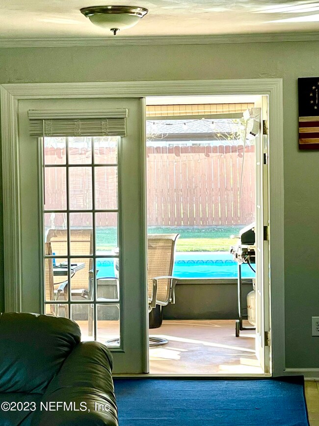 Nice screened in porch thru french doors