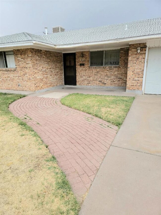 1819 Arizona Ave, Alamogordo, NM 88310 - photo 2