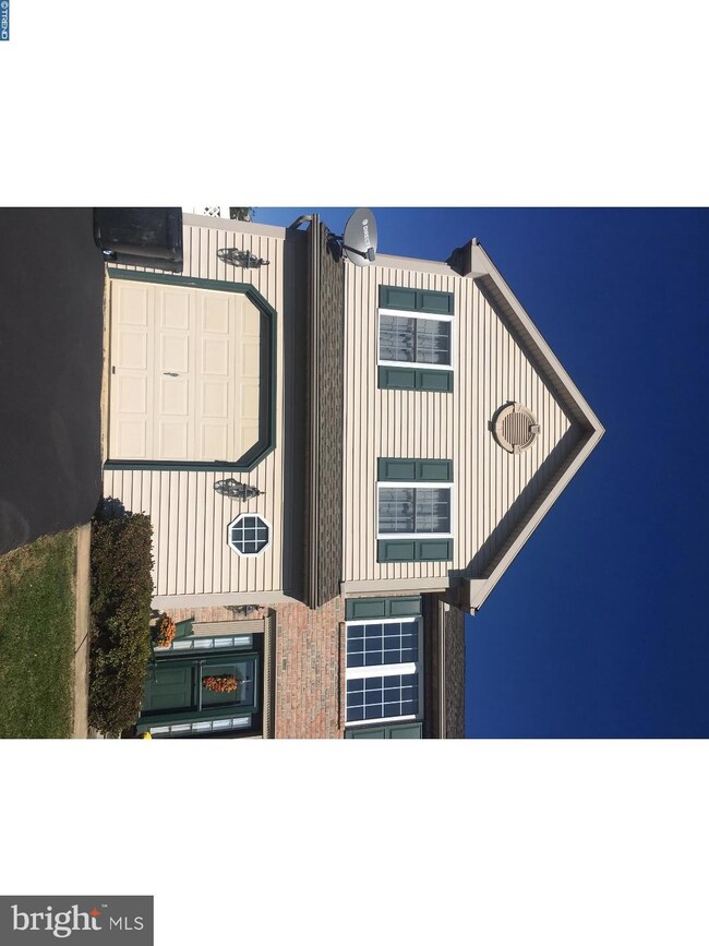 1011 Parkway Dr, Reading, PA 19605 - photo 2