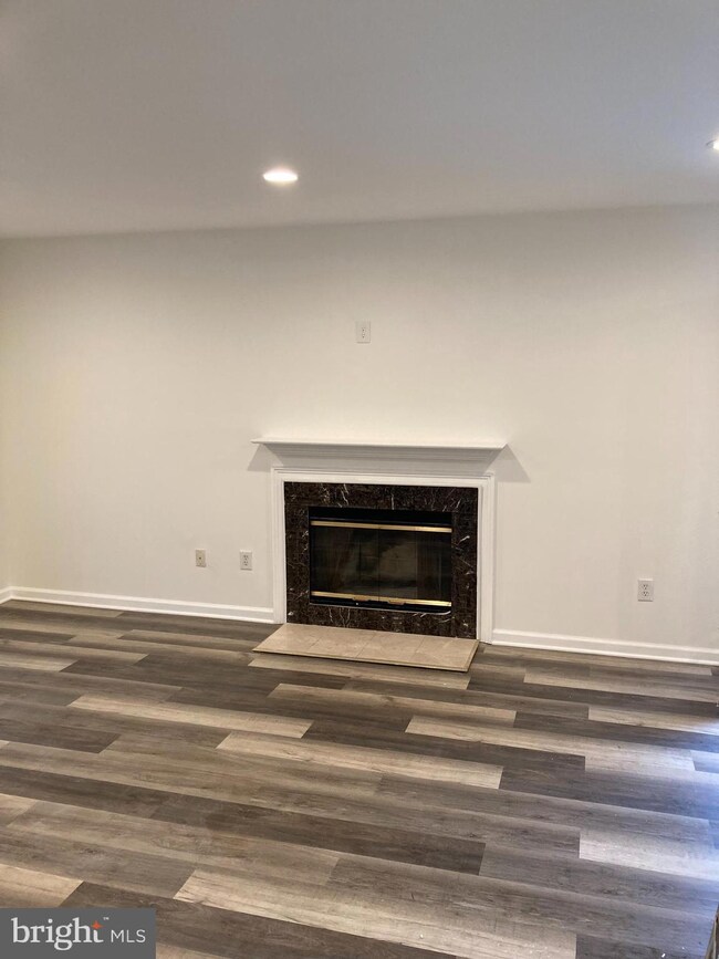 101 Pamela Ct unit 605, Levittown, PA 19057 - photo 6