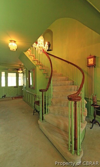 FOYER