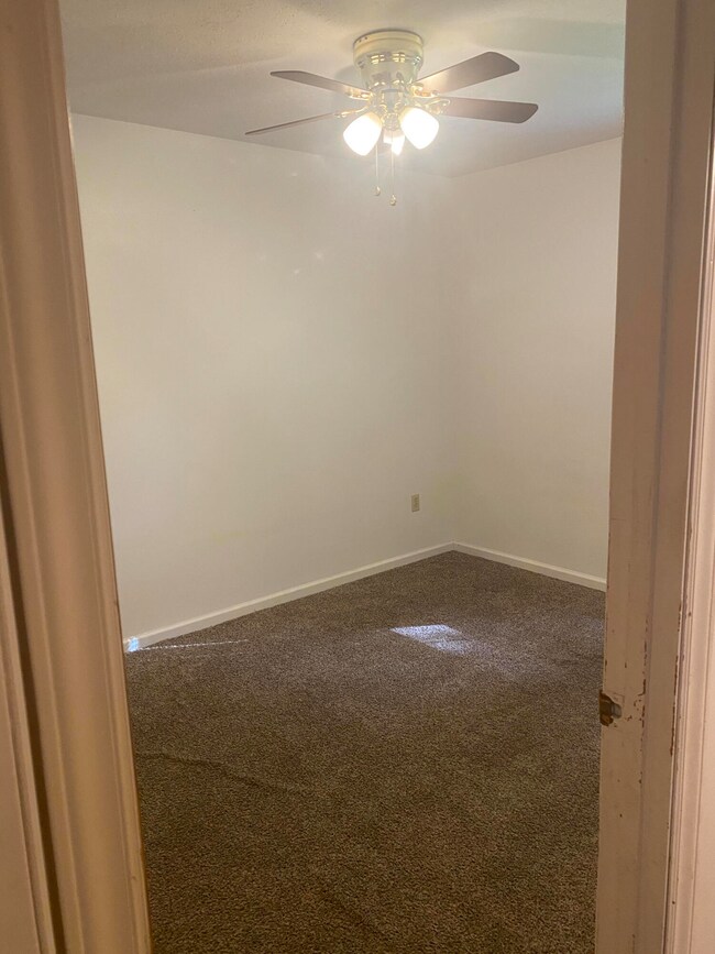 216 Hilltop Dr unit 5, Collinsville, VA 24078 - photo 7